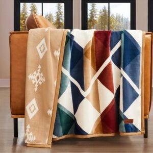 Pendleton Sherpa Fleece Throw 50”x70”
